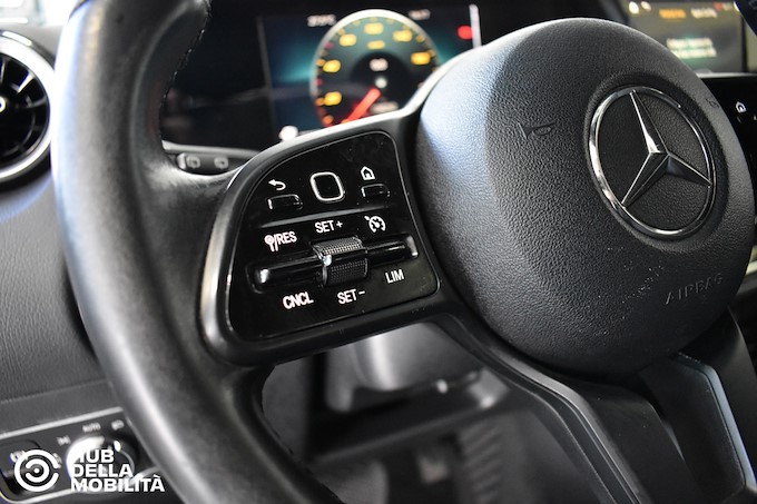 MERCEDES-BENZ B 180 d Automatic Sport